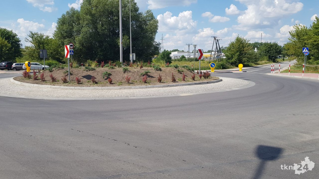 Otwarto rondo Sylweriusza Jaworskiego. Inwestycja ma odciążyć centrum Końskich [wideo, zdjęcia]