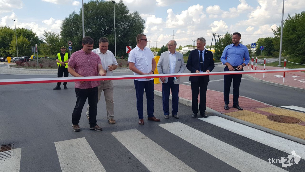 Otwarto rondo Sylweriusza Jaworskiego. Inwestycja ma odciążyć centrum Końskich [wideo, zdjęcia]