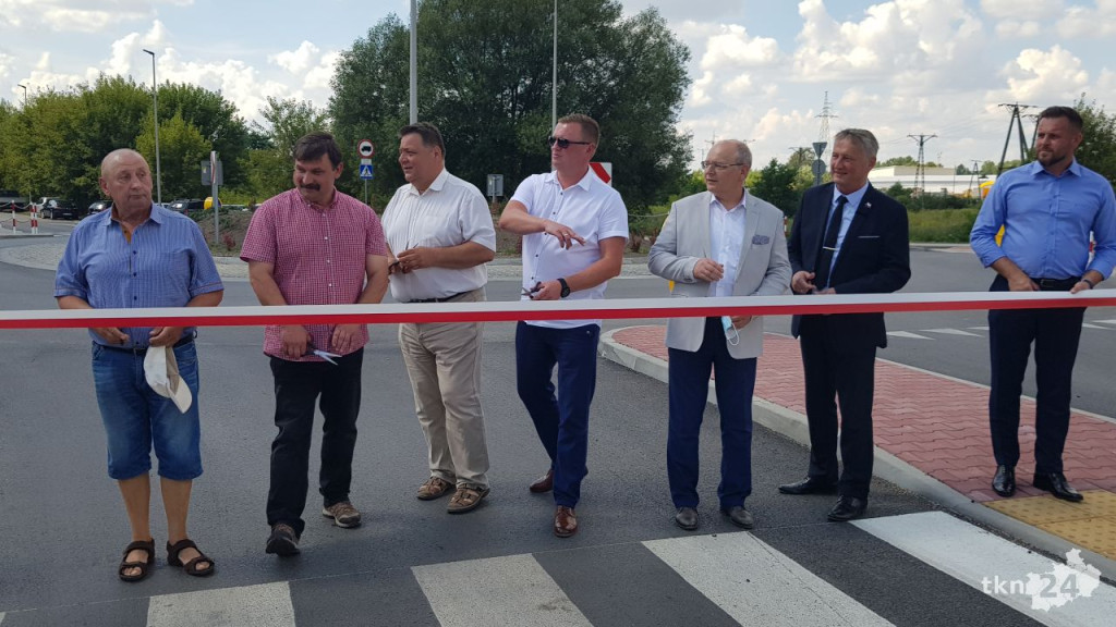 Otwarto rondo Sylweriusza Jaworskiego. Inwestycja ma odciążyć centrum Końskich [wideo, zdjęcia]