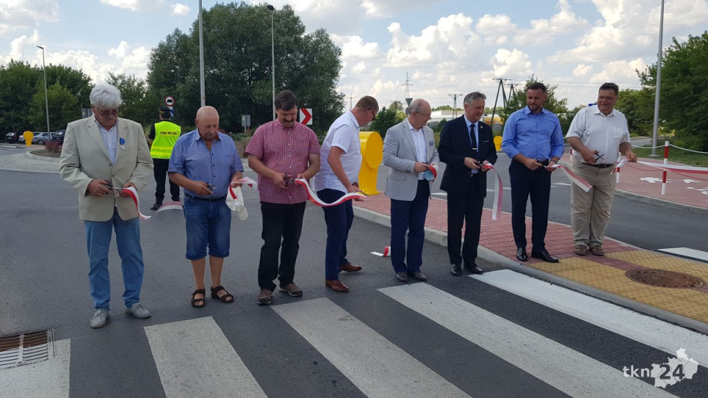 Otwarto rondo Sylweriusza Jaworskiego. Inwestycja ma odciążyć centrum Końskich [wideo, zdjęcia]