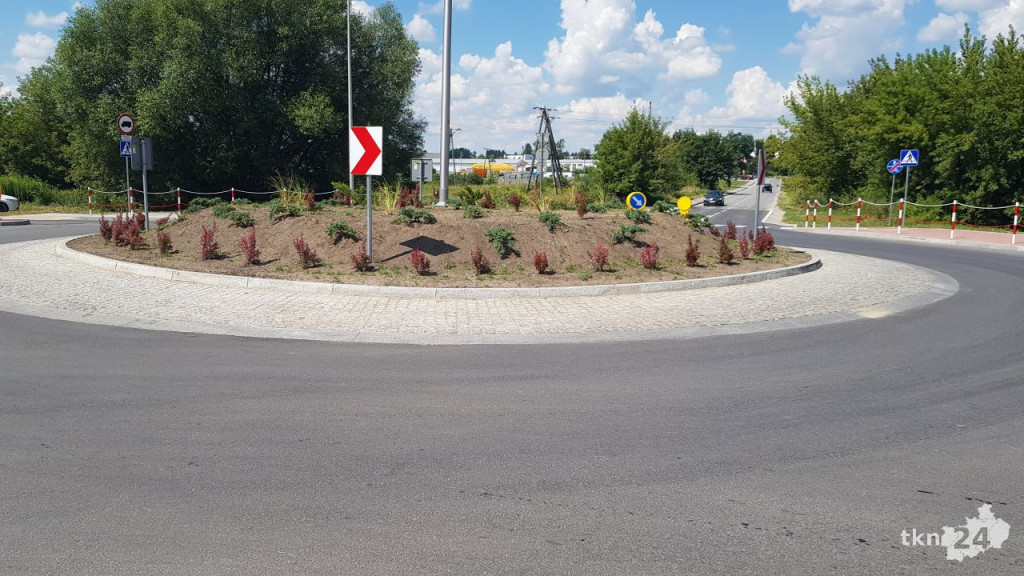 Otwarto rondo Sylweriusza Jaworskiego. Inwestycja ma odciążyć centrum Końskich [wideo, zdjęcia]