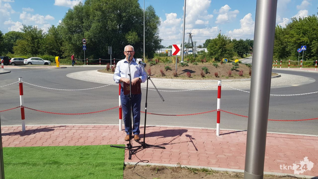 Otwarto rondo Sylweriusza Jaworskiego. Inwestycja ma odciążyć centrum Końskich [wideo, zdjęcia]