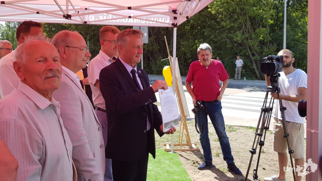 Otwarto rondo Sylweriusza Jaworskiego. Inwestycja ma odciążyć centrum Końskich [wideo, zdjęcia]
