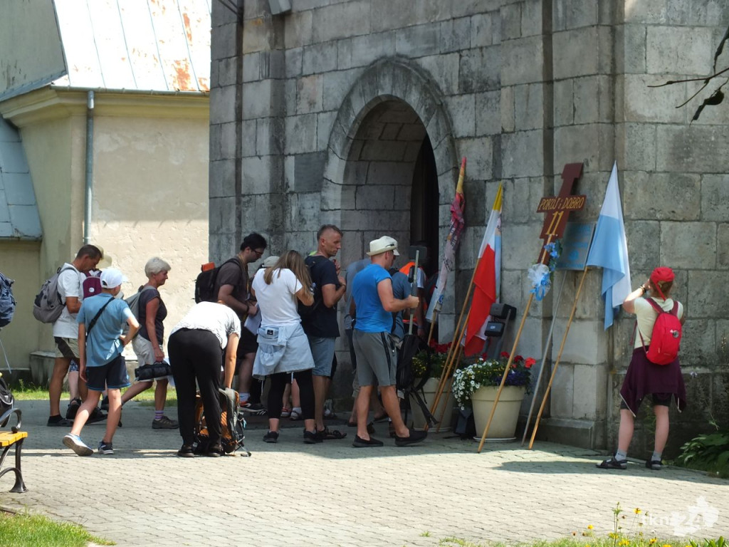 Leśnicy przeprowadzili pielgrzymów przez koneckie lasy [zdjęcia]