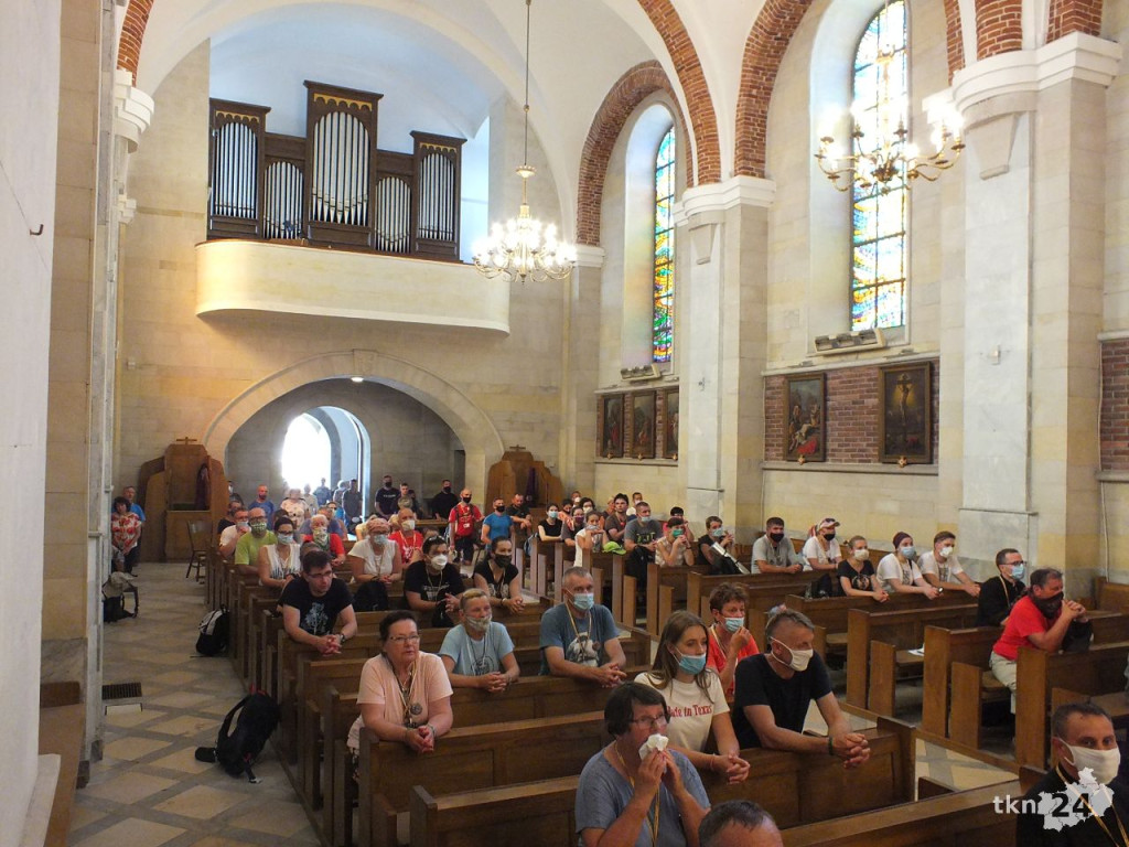Leśnicy przeprowadzili pielgrzymów przez koneckie lasy [zdjęcia]
