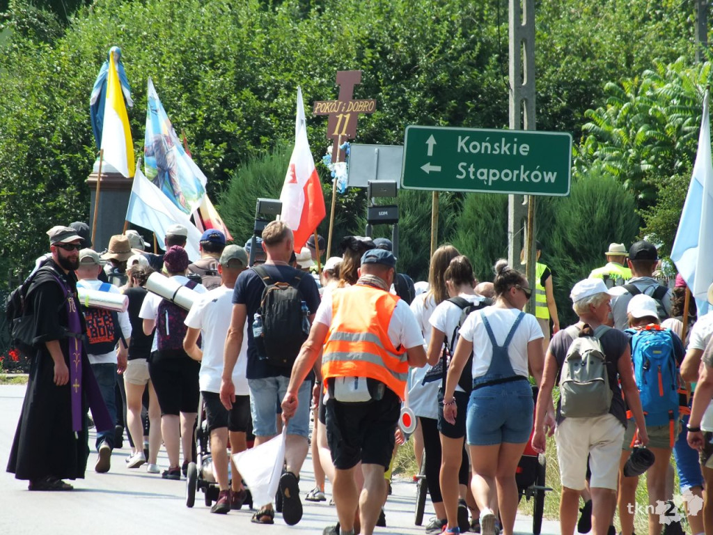 Leśnicy przeprowadzili pielgrzymów przez koneckie lasy [zdjęcia]
