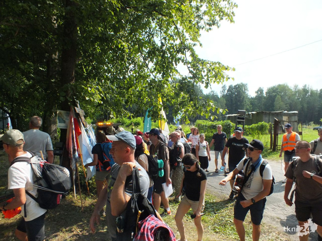 Leśnicy przeprowadzili pielgrzymów przez koneckie lasy [zdjęcia]
