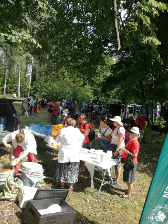Leśnicy przeprowadzili pielgrzymów przez koneckie lasy [zdjęcia]