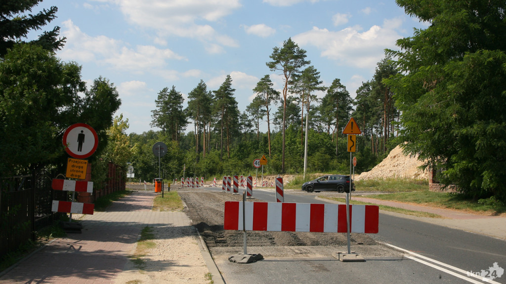 Duże utrudnienia przy wyjeździe z Końskich w kierunku Kazanowa [zdjęcia]