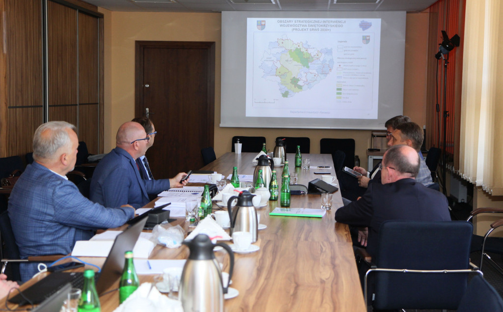 Sejmik rozpoczął pracę nad projektem strategii rozwoju województwa świętokrzyskiego 2030+