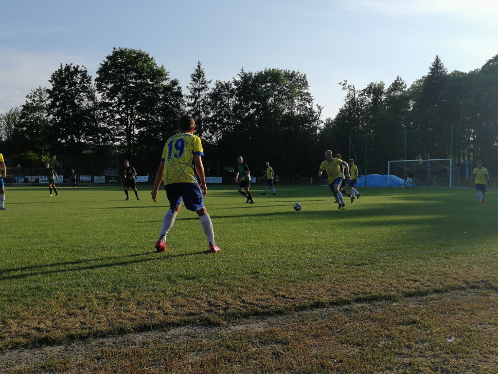 Neptun przegrywa na własnym stadionie ze Staszowem [wideo, zdjęcia]