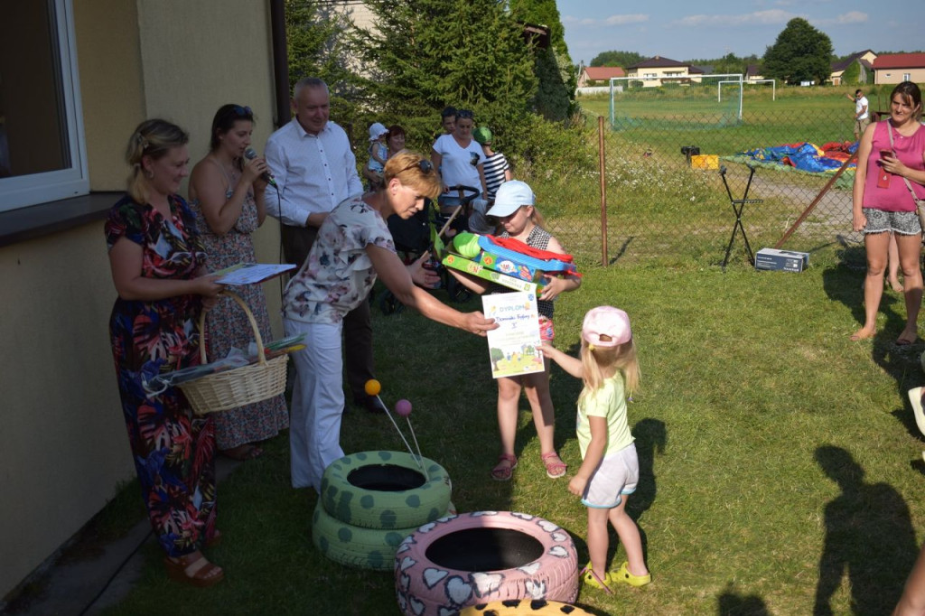 Wakacyjne Centrum Plenerowe w Giełzowie i Skrzyszowie. Był konkurs latawców [zdjęcia]