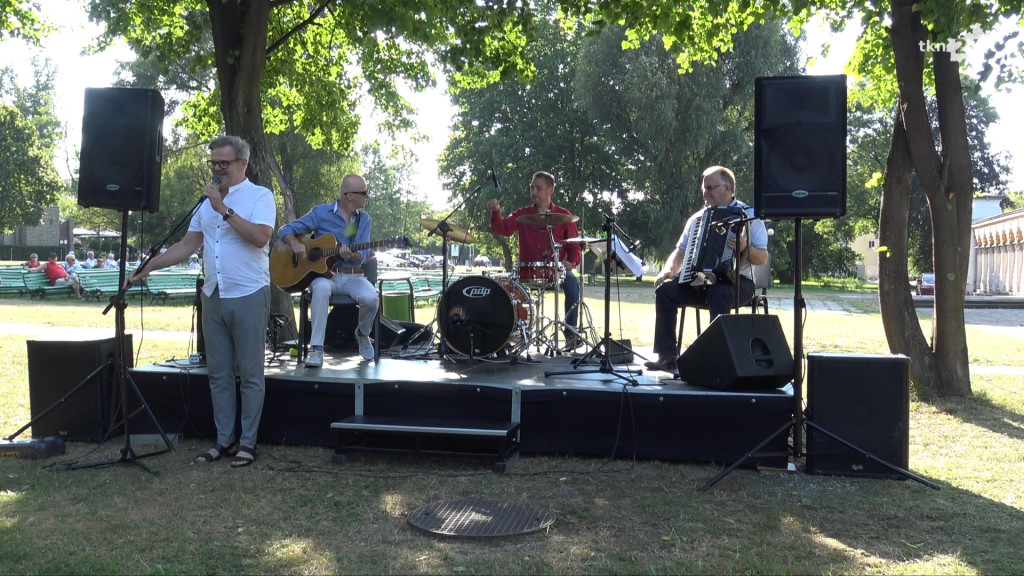 Świetny koncert na trawie w Końskich! Wybrzmiały szlagiery z południa Europy [wideo, zdjęcia]