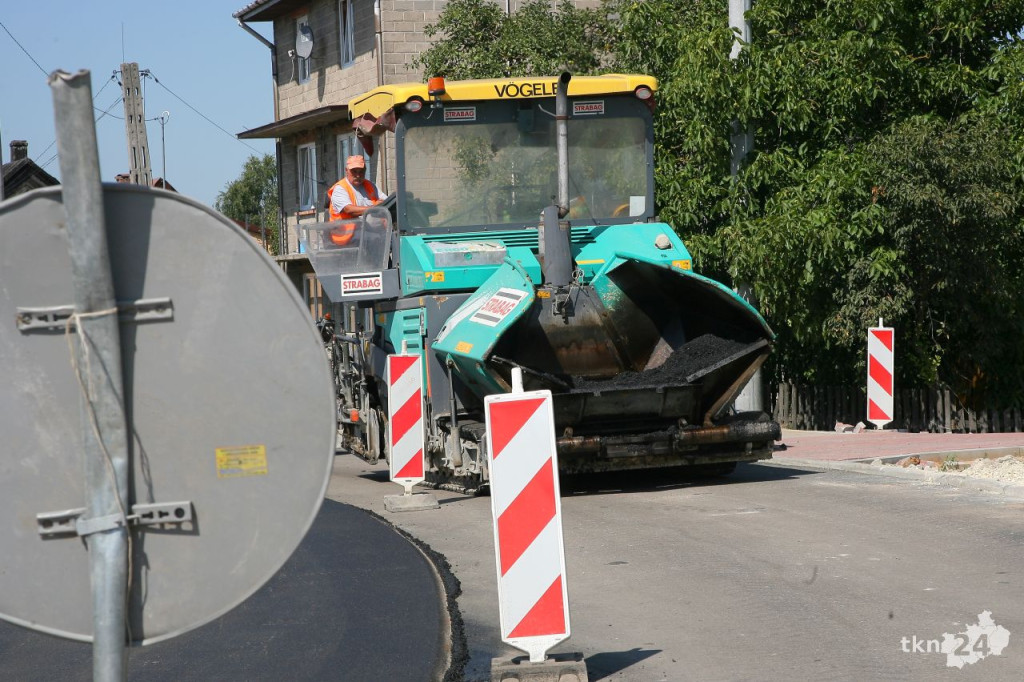 Radoszyce: Przebudowa DW 728 zmierza ku końcowi. Zobaczcie postęp prac [wideo, zdjęcia]