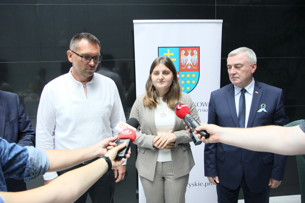 Obradowali radni Młodzieżowego Sejmiku Województwa Świętokrzyskiego [zdjęcia]
