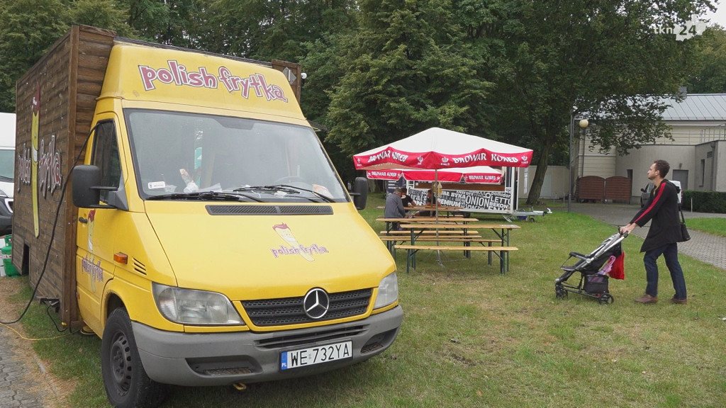 Trwa pyszny weekend w Końskich. Foodtrucki cieszyły się dużym zainteresowaniem [wideo, zdjęcia]