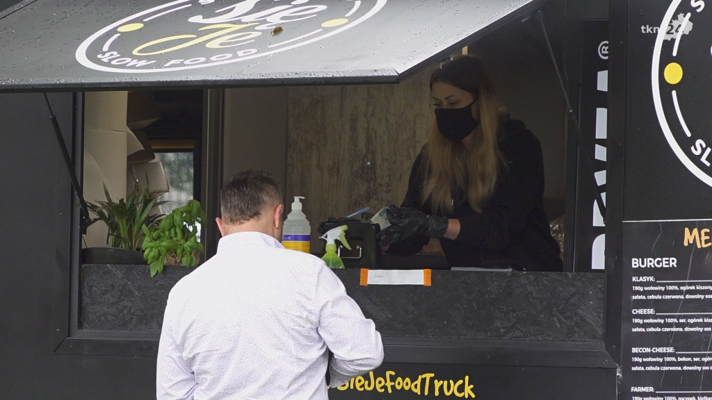 Trwa pyszny weekend w Końskich. Foodtrucki cieszyły się dużym zainteresowaniem [wideo, zdjęcia]