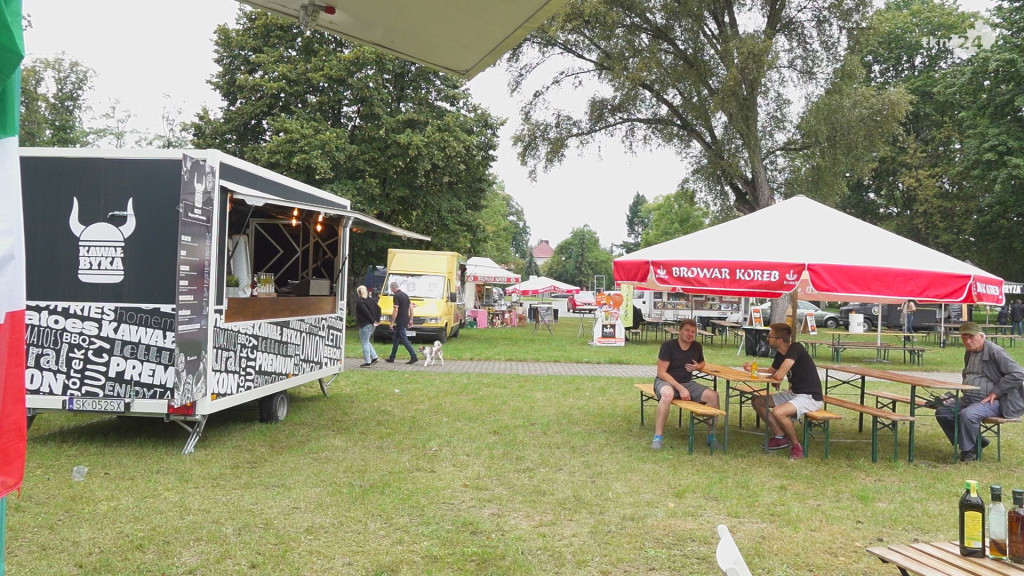 Trwa pyszny weekend w Końskich. Foodtrucki cieszyły się dużym zainteresowaniem [wideo, zdjęcia]