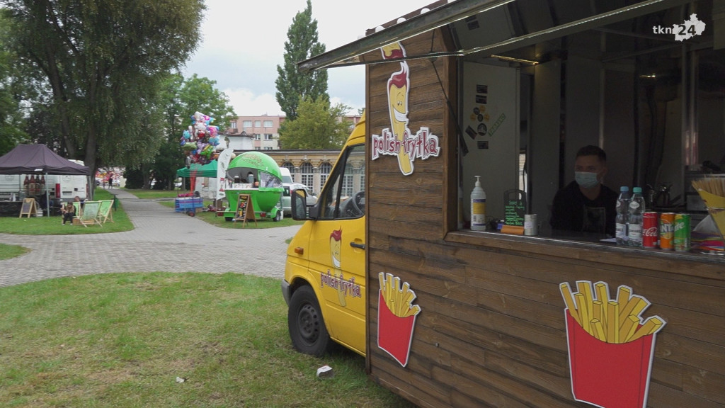Trwa pyszny weekend w Końskich. Foodtrucki cieszyły się dużym zainteresowaniem [wideo, zdjęcia]