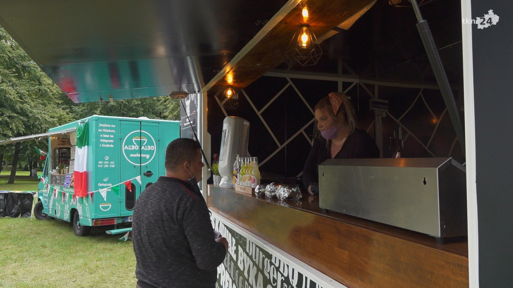Trwa pyszny weekend w Końskich. Foodtrucki cieszyły się dużym zainteresowaniem [wideo, zdjęcia]