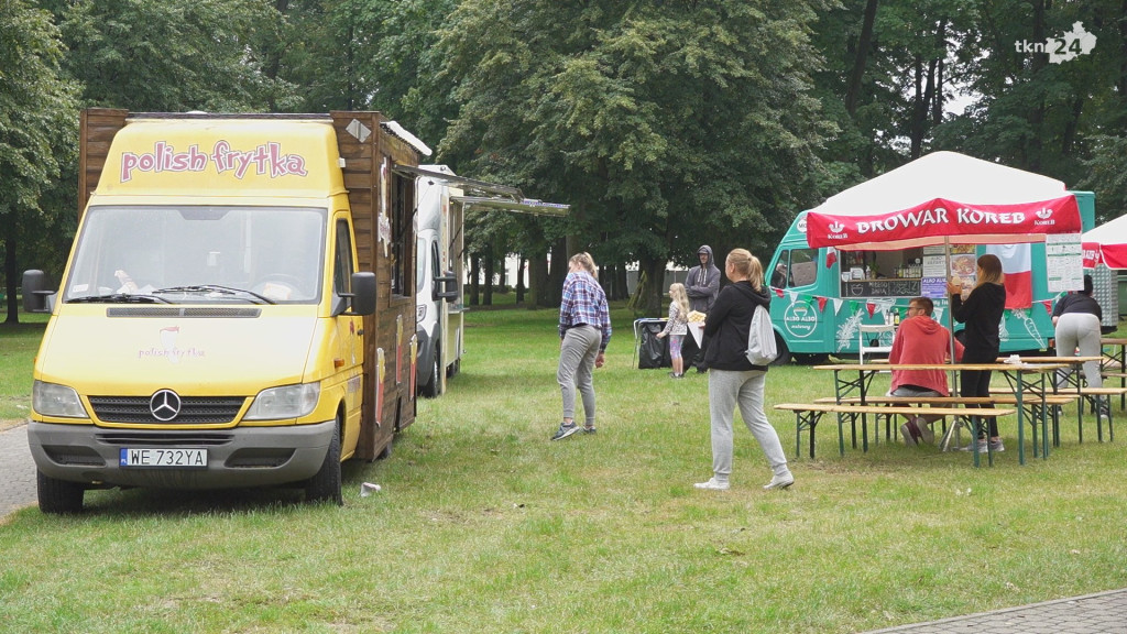 Trwa pyszny weekend w Końskich. Foodtrucki cieszyły się dużym zainteresowaniem [wideo, zdjęcia]