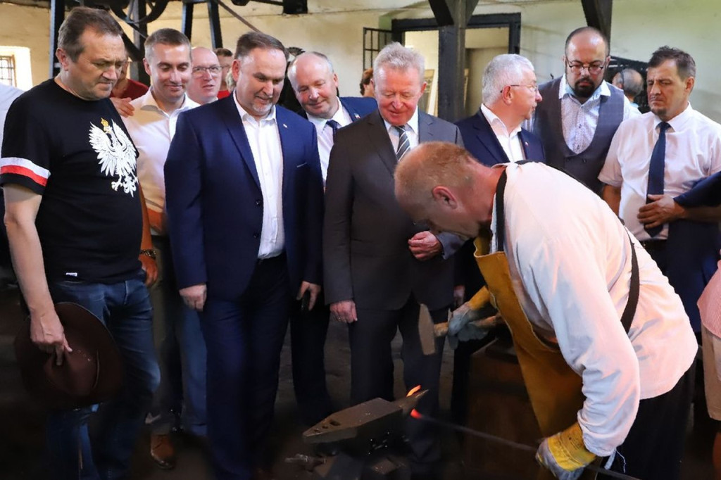 Unijny komisarz ds. rolnictwa Janusz Wojciechowski odwiedził Maleniec [zdjęcia]
