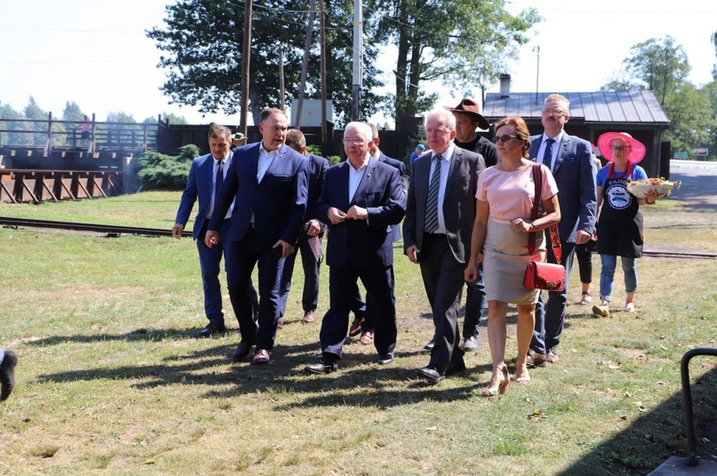 Unijny komisarz ds. rolnictwa Janusz Wojciechowski odwiedził Maleniec [zdjęcia]