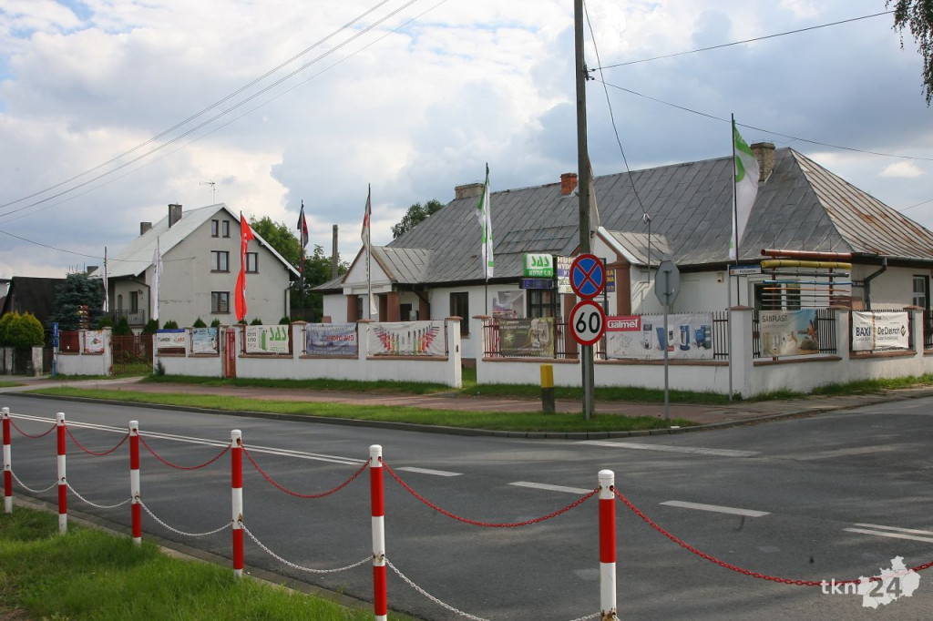 Rowerzyści mogą jeździć chodnikiem na odcinku DK 42 Końskie - Piła [zdjęcia]