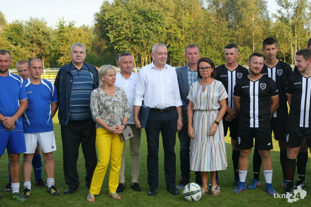25-lecie Tęczy Gowarczów. Wyjątkowy mecz uświetnił rocznicę [wideo, zdjęcia]