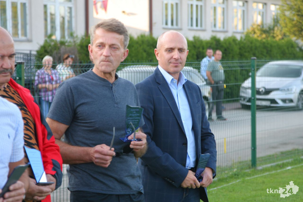 25-lecie Tęczy Gowarczów. Wyjątkowy mecz uświetnił rocznicę [wideo, zdjęcia]