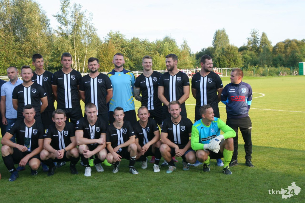 25-lecie Tęczy Gowarczów. Wyjątkowy mecz uświetnił rocznicę [wideo, zdjęcia]