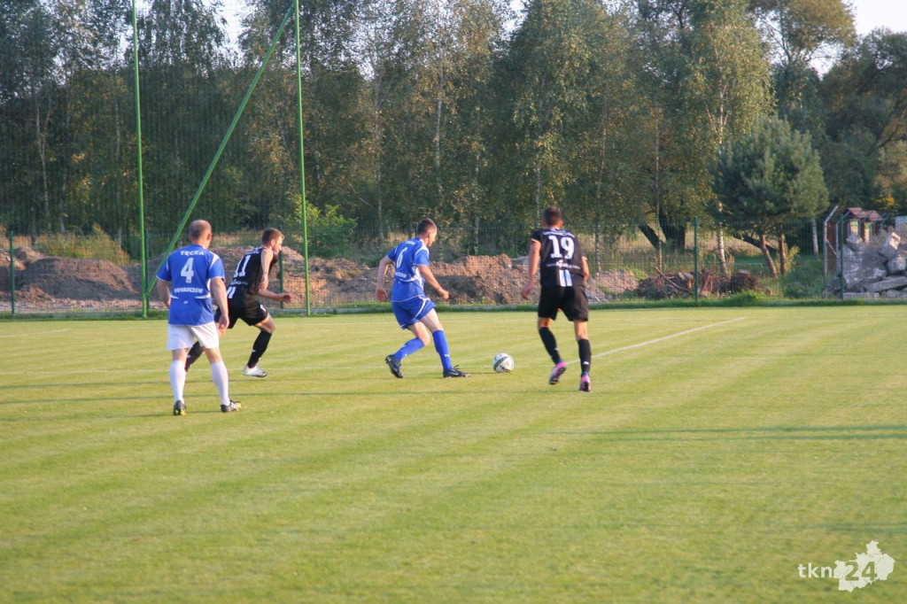 25-lecie Tęczy Gowarczów. Wyjątkowy mecz uświetnił rocznicę [wideo, zdjęcia]