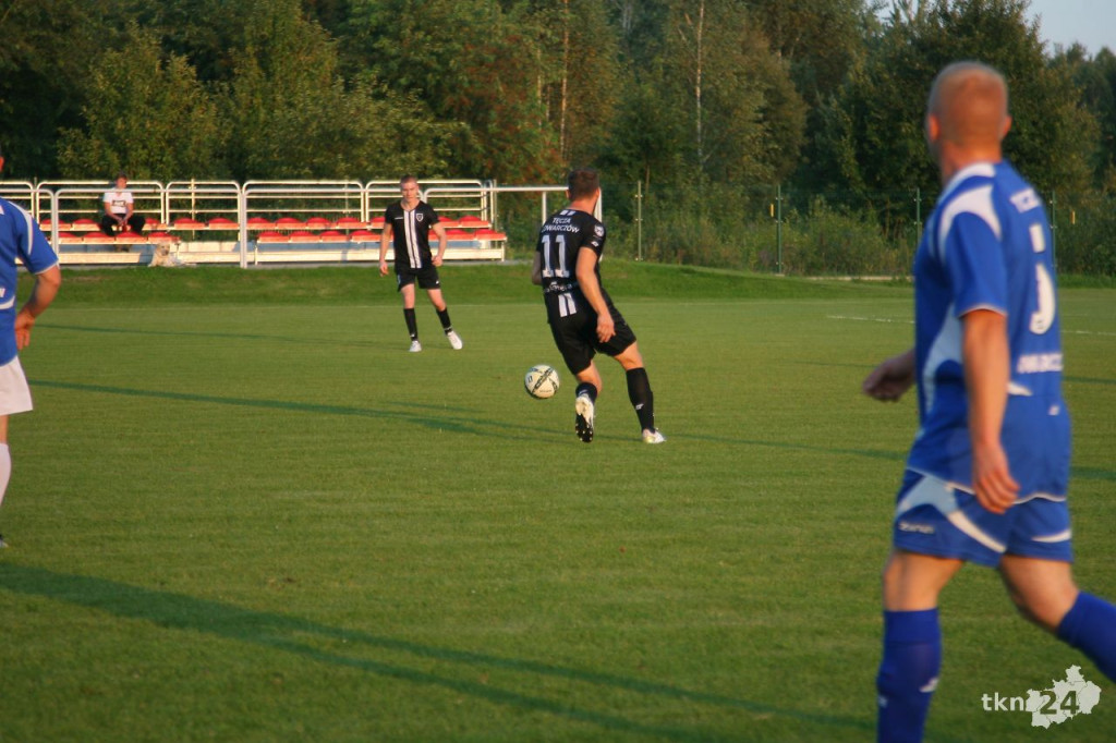 25-lecie Tęczy Gowarczów. Wyjątkowy mecz uświetnił rocznicę [wideo, zdjęcia]