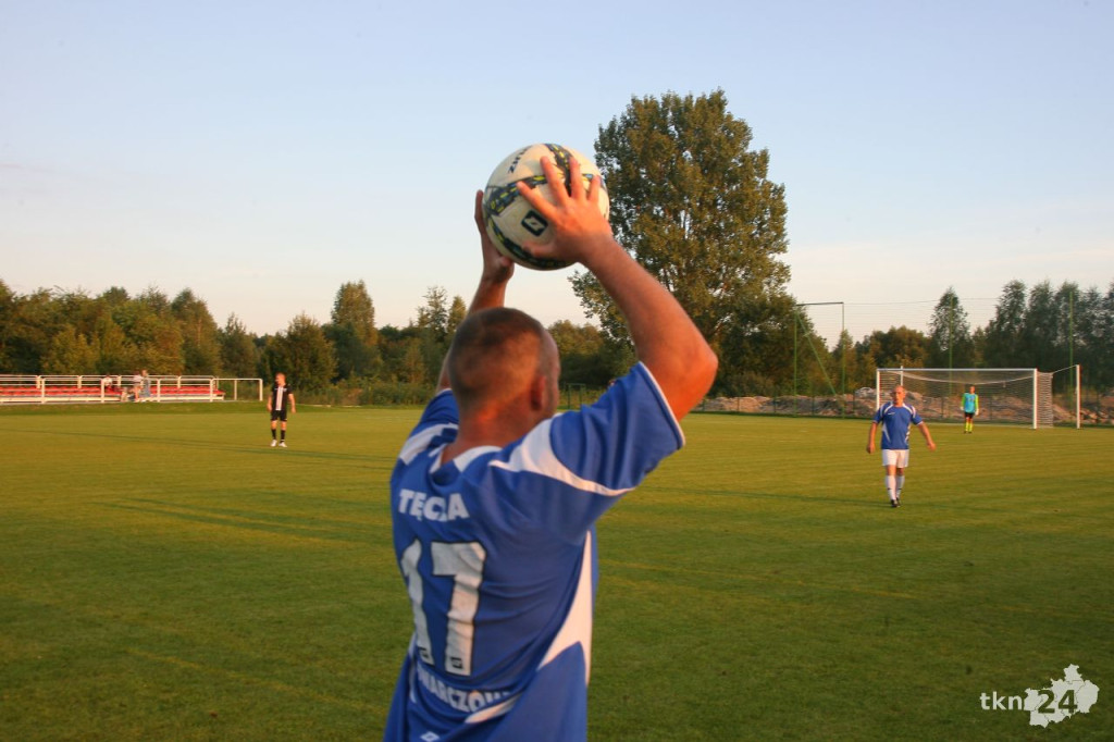 25-lecie Tęczy Gowarczów. Wyjątkowy mecz uświetnił rocznicę [wideo, zdjęcia]