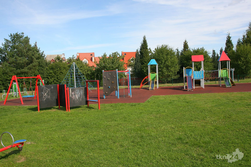 Plac zabaw na Niepodległości zyska nową nawierzchnię [zdjęcia]