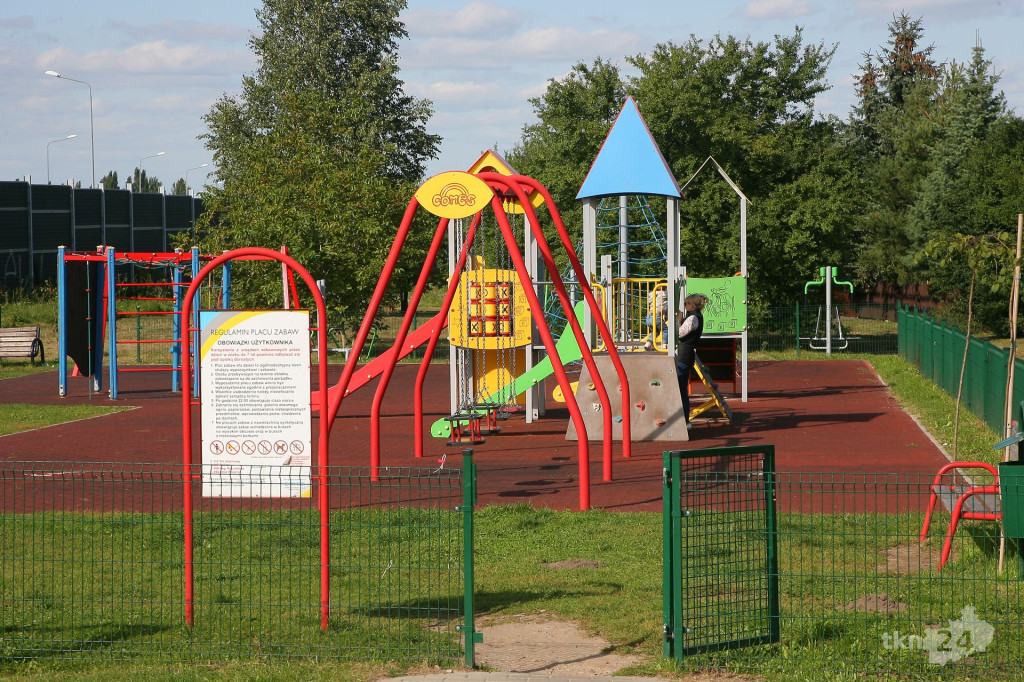 Plac zabaw na Niepodległości zyska nową nawierzchnię [zdjęcia]