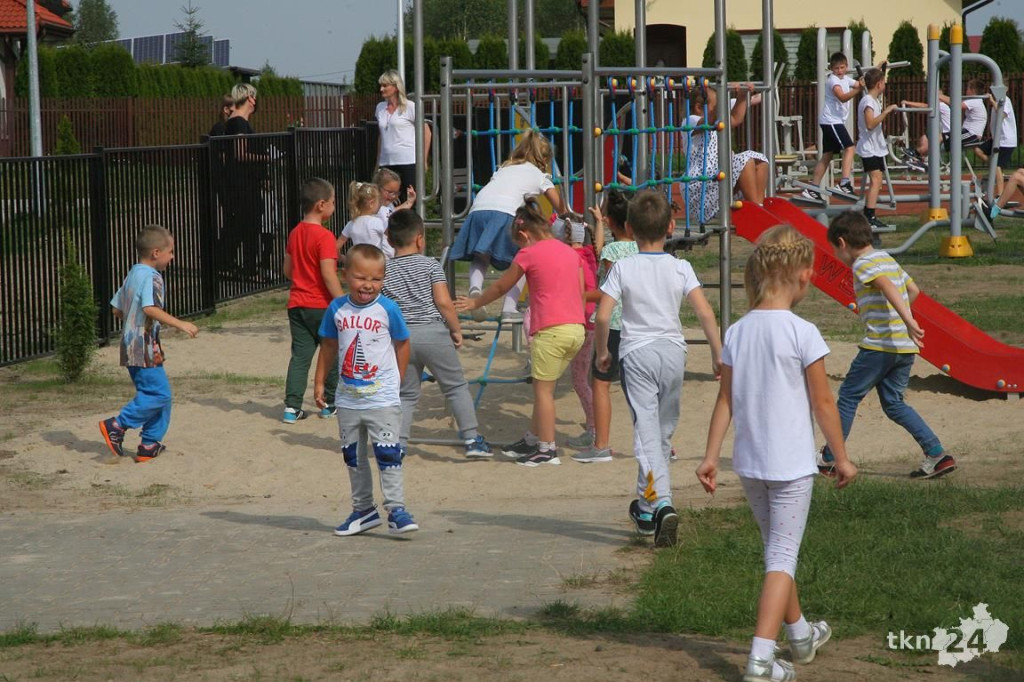 W Gowarczowie mają nowy plac zabaw i siłownię [wideo, zdjęcia]