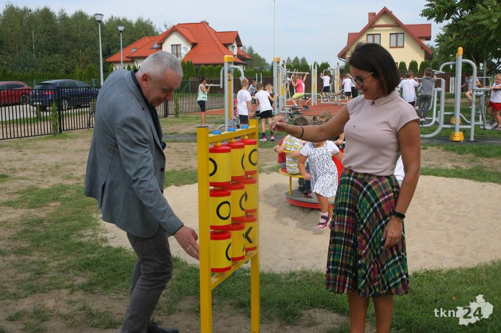 W Gowarczowie mają nowy plac zabaw i siłownię [wideo, zdjęcia]