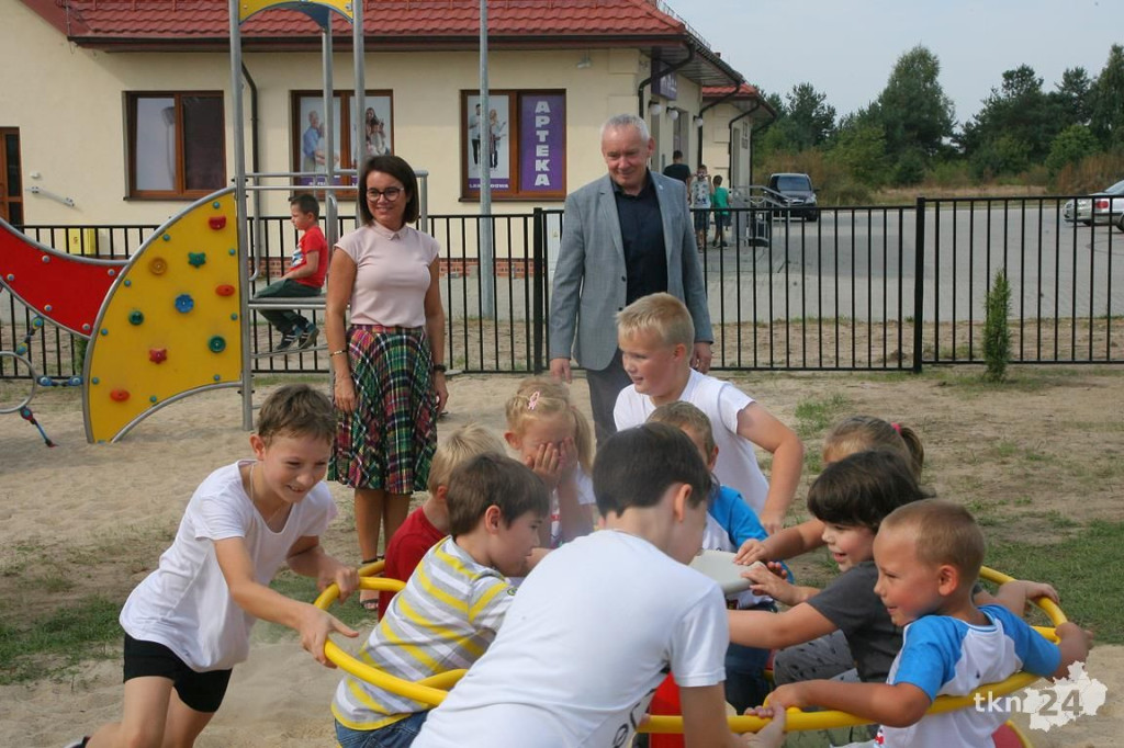 W Gowarczowie mają nowy plac zabaw i siłownię [wideo, zdjęcia]