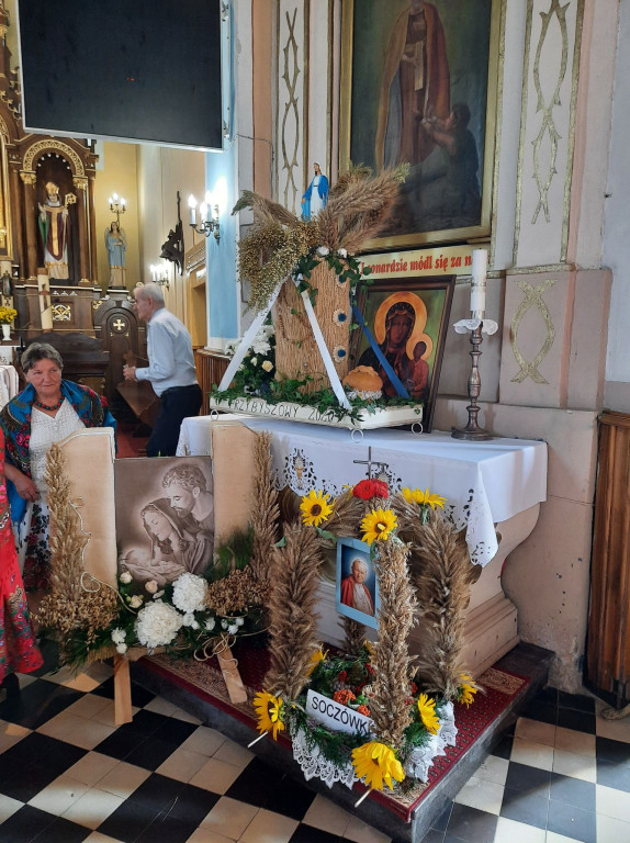 Bedlno pamięta o ludowej tradycji dożynek [zdjęcia, wideo]