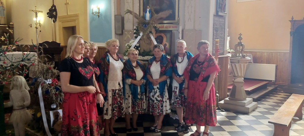 Bedlno pamięta o ludowej tradycji dożynek [zdjęcia, wideo]