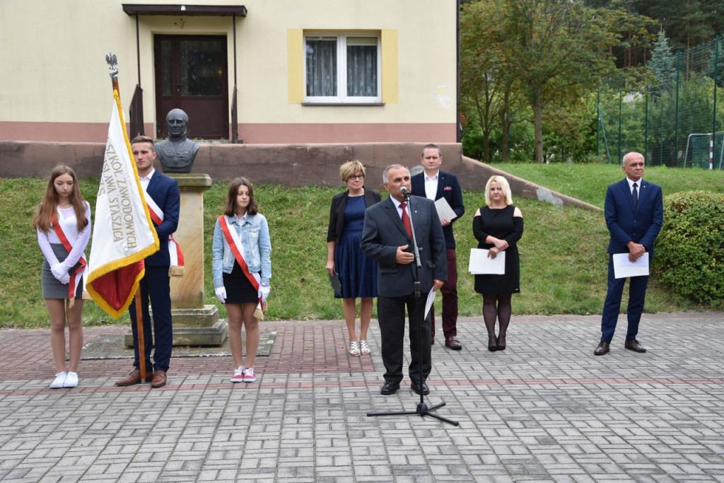 Pierwszaki w ZSP w Stąporkowie złożyły ślubowanie [zdjęcia]