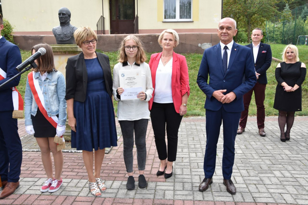 Pierwszaki w ZSP w Stąporkowie złożyły ślubowanie [zdjęcia]