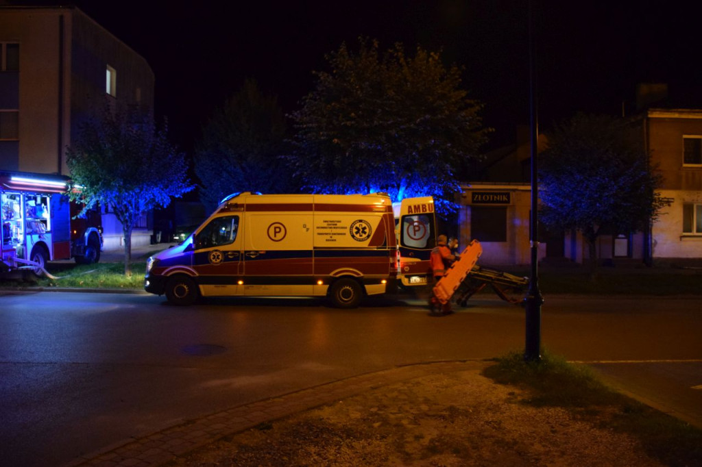 Pożar budynku mieszkalnego w Końskich. Jedna osoba ranna [zdjęcia]