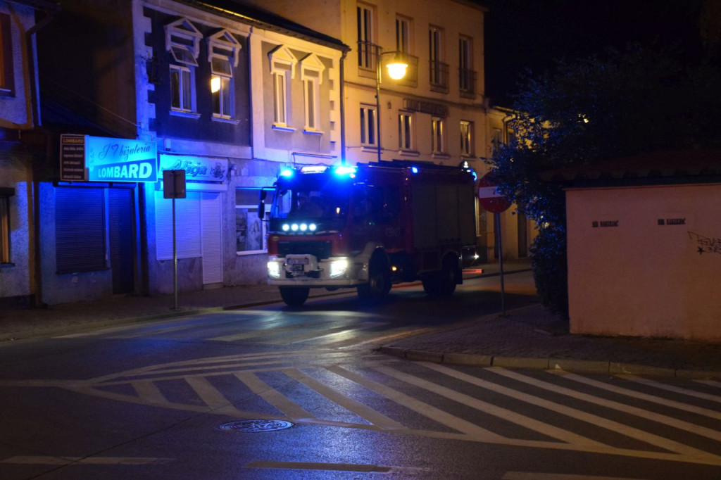 Pożar budynku mieszkalnego w Końskich. Jedna osoba ranna [zdjęcia]