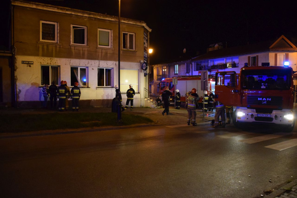 Pożar budynku mieszkalnego w Końskich. Jedna osoba ranna [zdjęcia]