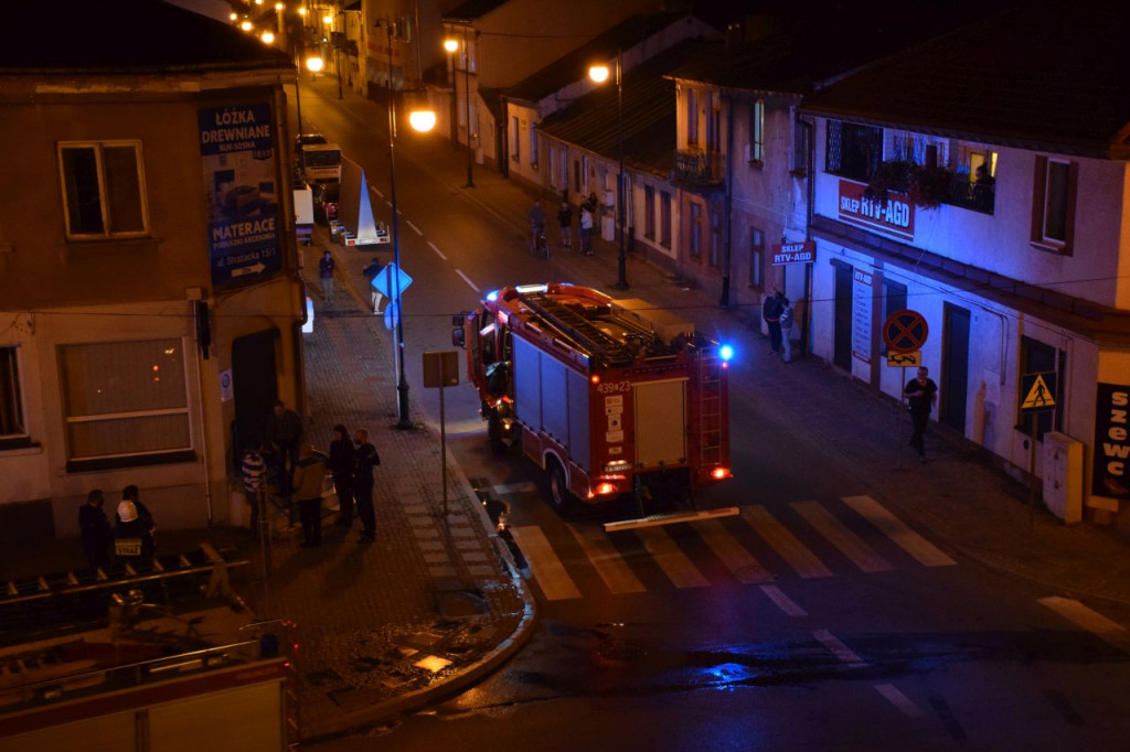 Pożar budynku mieszkalnego w Końskich. Jedna osoba ranna [zdjęcia]