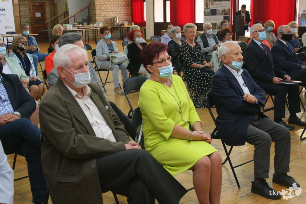 Końskie: Gmina wprowadza karty seniora. Jest przyjazna seniorom! [wideo, zdjęcia]