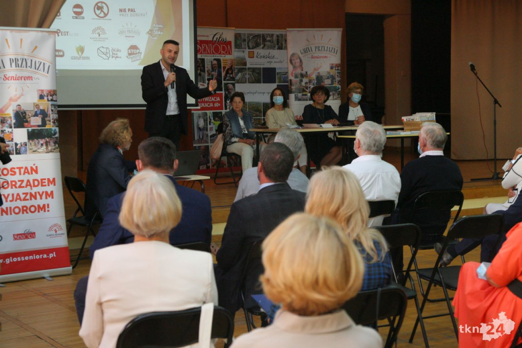 Końskie: Gmina wprowadza karty seniora. Jest przyjazna seniorom! [wideo, zdjęcia]
