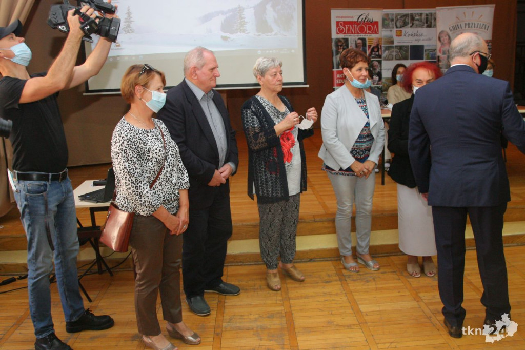 Końskie: Gmina wprowadza karty seniora. Jest przyjazna seniorom! [wideo, zdjęcia]